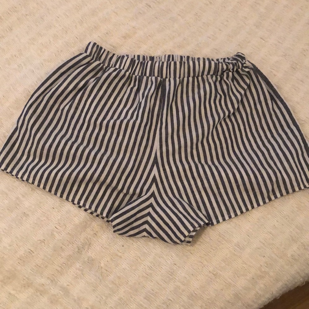 STRIPPED SHORTS